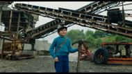 The A Minecraft Movie official trailer kicks off with a hilarious meme (Image via YouTube/Warner Bros)